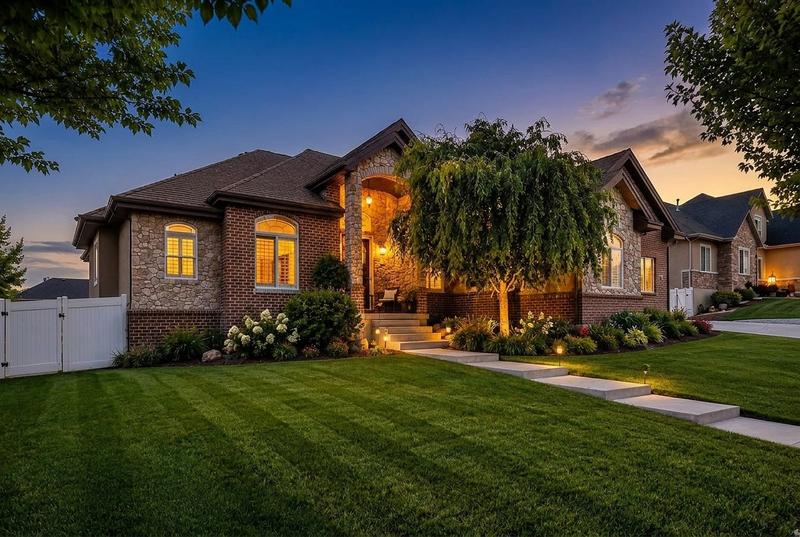Twilight listing photo after
