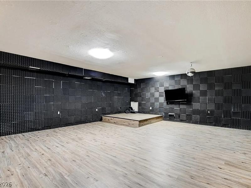 Virtual staging listing photo before