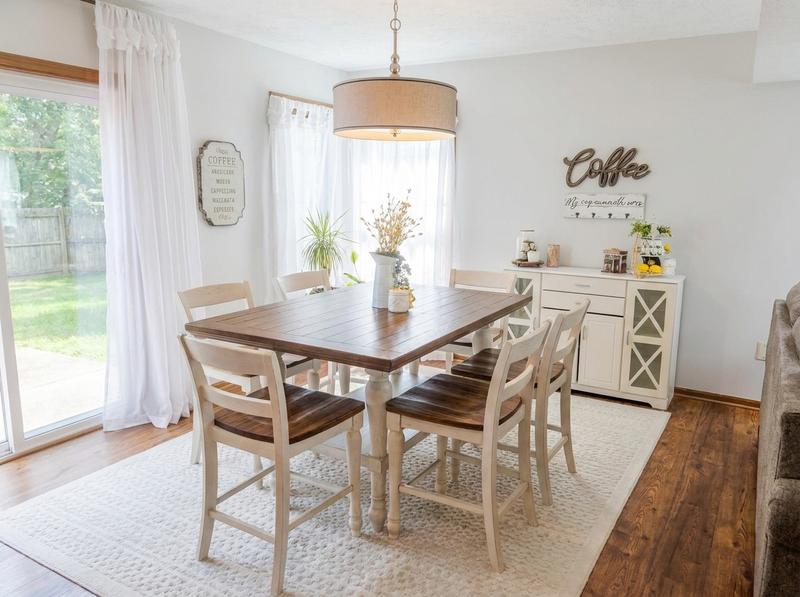 Declutter listing photo after