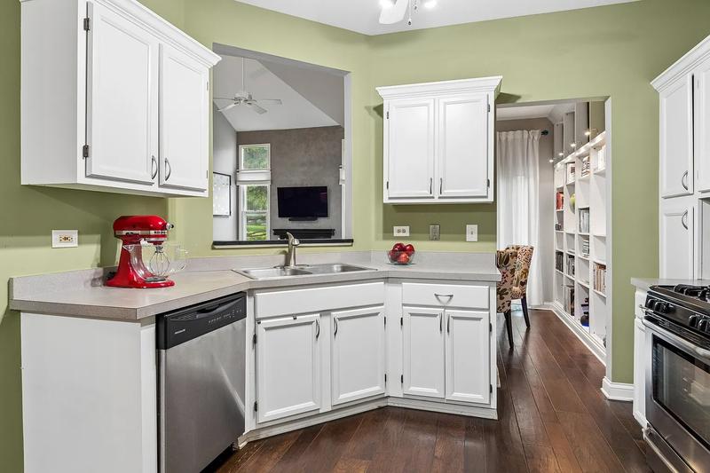 Full refresh listing photo before