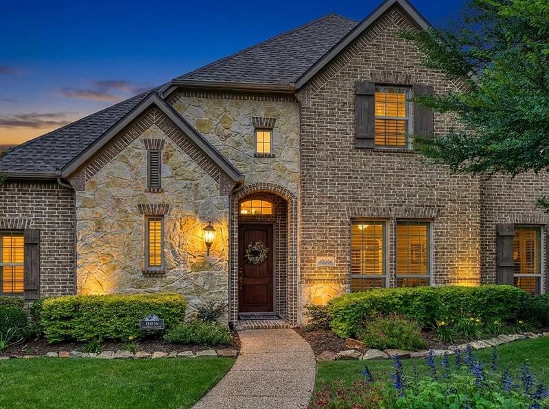 Twilight listing photo after